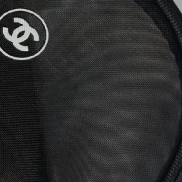 COPY - Chanel Mesh Classic Makeup Bag Gift!🎁🤩🔥Rare 💎 gem!! - Picture 3 of 6